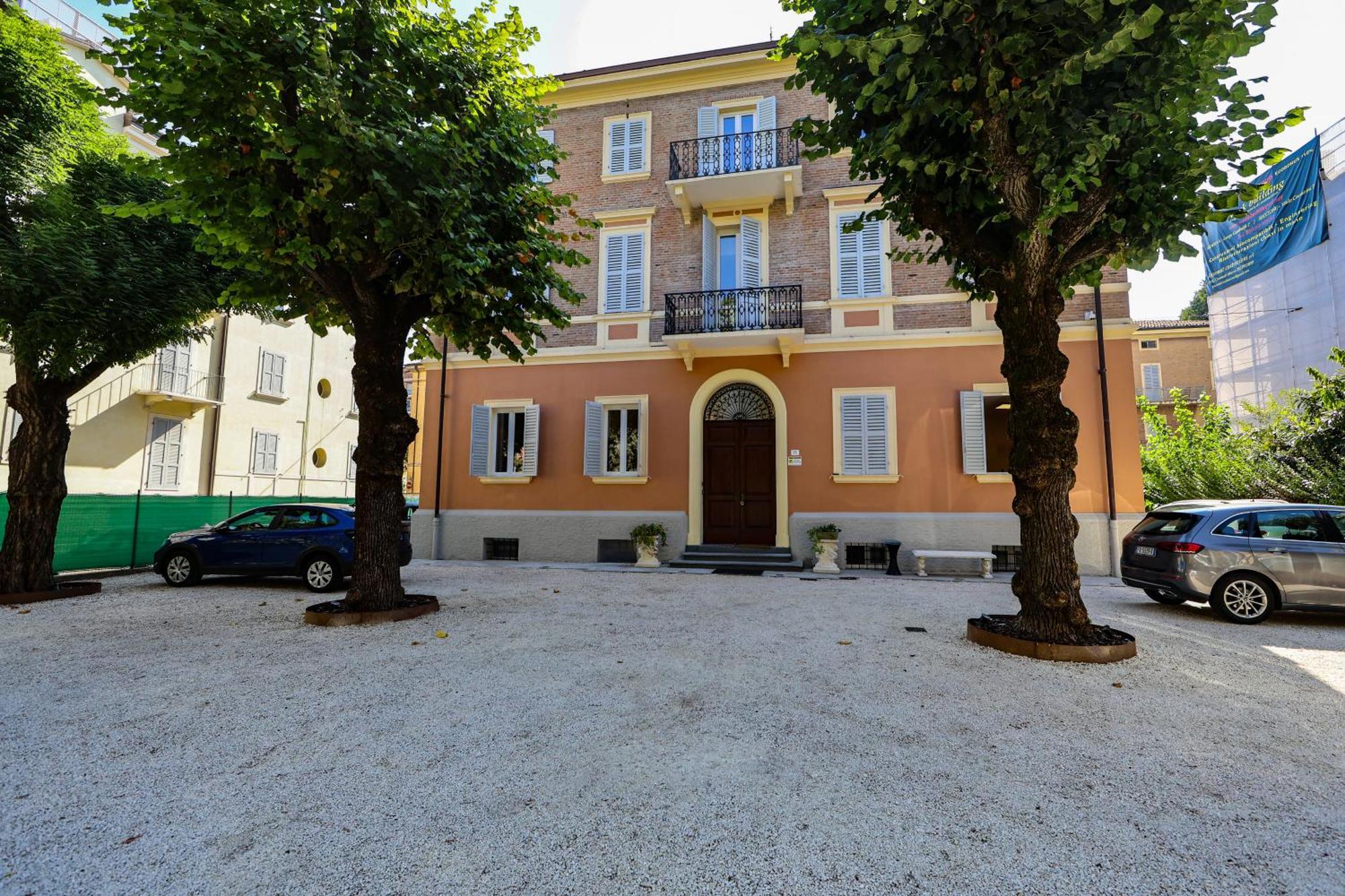 Residence Del Centro Modena Exterior photo